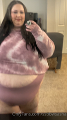 564264770_a-little-belly-drop-on-the-vanity-should-be-your-face_0.m4v
