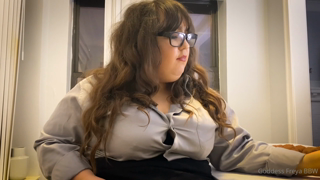 70906227_new-clip-the-secretary-who-got-fat-runtime-14-55-tip_0.mp4