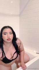1556613039_fat-pig-in-the-shower_1.mp4