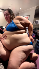 754946457_i-love-squashing-men-the-contrast-between-our-bodies-his-t_0.m4v