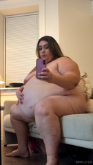 1797688500_how-is-this-huge-sack-of-fat-attached-to-me-a-girl-who-us_0.mp4