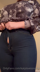 486261766_damn-my-new-jeans-have-gotten-so-tight-already-woops_1.m4v