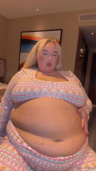 1396775599_heading-out-for-food-again_0.mp4