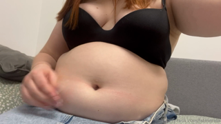 473227730_second-day-of-the-challange-same-outfit-different-belly_2.m4v