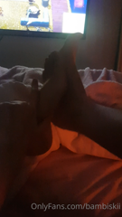 23717116_feet-rubbing-and-touching-anyone-whos-more-into-foot-stuff_0.m4v