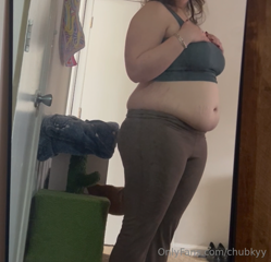 1521304304_i-think-these-workout-clothes-make-me-look-skinny_0.mp4