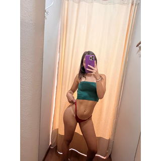 1qxknyo 02 The curtains in this clothing store are very transparent, and I like that!.jpg