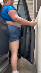 717020366_don-t-you-hate-it-when-the-car-beside-you-is-parked-too-clos_0.mp4