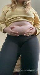 481683326_these-leggings-can-barely-hold-in-my-growing-belly-do-you_0.mp4