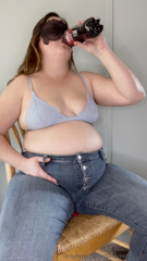 1684494284_chuggin-soda-lookin-fat-3_3.mp4