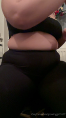 945790563_a-classic-stuffing-i-love-my-fat-belly-after-a-stuffing_0.mp4