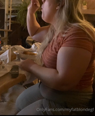 233970805_caught-her-taking-a-big-bite_0.m4v