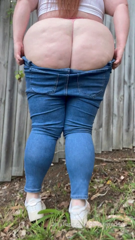 734433014_i-think-i-need-a-new-pair-of-jeans_0.mp4