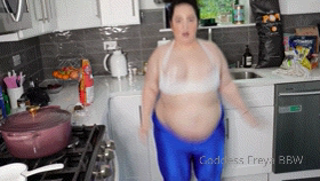 1101831234_just-sent-ppv-fat-stepsister-fails-workout-your-fat-st_2.mp4