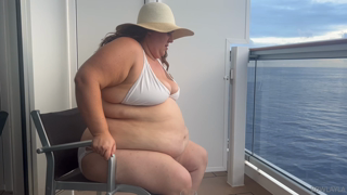 752976512_watch-me-play-with-my-huge-full-belly-in-a-tiny-white-bikini_0.m4v