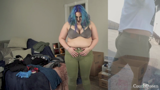 1092106871_34-minutes-of-old-clothes-try-ons-27-outgrown-pieces-of-clot_0.mp4