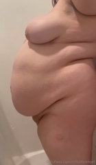 1903814462_i-feel-like-i-look-huge-in-these_5.mp4