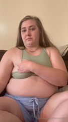 1227489348_really-blowing-up-lately-i-look-like-a-mound-of-dough-when_0.mp4