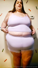 1233191600_i-think-my-pajamas-are-getting-tighter_13.mp4