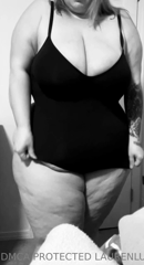 567883552_i-bought-this-skims-sculpting-bodysuit-and-this-is-there-4x_0.mp4