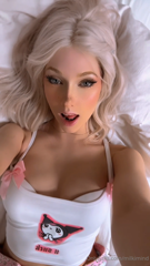 818840434_i-wanna-drive-you-crazy-just-waiting-for-your-message_0.m4v