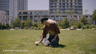 Coffee in the Park [54012693].mp4