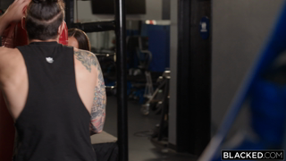 Blacked 2025.02.17 Kelsi Monroe - Fit Babe Kelsi Handles His BBC At The Gym [1080p].mp4