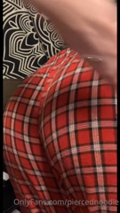 328803774_sent-out-a-video-cause-i-know-i-got-some-fart-lovers-on-he_0.m4v