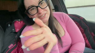1480772590_mcdonald-s-stuffing-belly-in-the-car_0.mp4