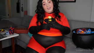 784709847_halloween-family-sized-stuffing-mrs-incredible-got-fat-h_0.mp4