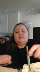 700627315_how-many-calories-i-ate-in-a-day_0.mp4