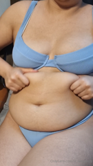 805443445_my-belly-button-is-so-deep_0.mp4