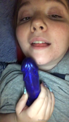 8561197_i-love-when-i-see-a-little-cream-on-my-dildos-it-tastes-so-g_0.mp4