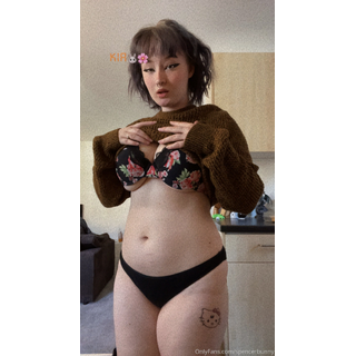 2021-10-15_Sweet sweater weather &lt3_1206x2208_f81fce72ba37b2554351ab16256704e4.jpeg