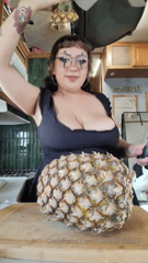 583812078_was-gonna-take-cute-pics-w-this-pineapple-but-it-was-so-swee_10.mp4
