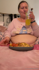 809329646_belly-play-n-stuffing-part-1_0.m4v