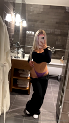 967963846_ooops-my-tight-panties-are-slipping-off-message-me-to_1.mp4