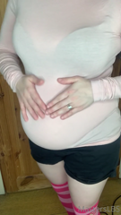 634166515_8-week-belly-reveal-watch-me-caress-my-growing-bred-be_0.m4v