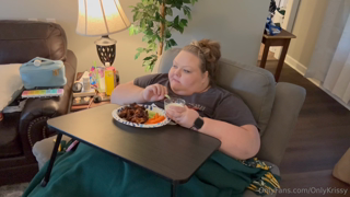 1070889708_onlyfans-exclusive-slow-grilled-chicken-wings_0.mp4