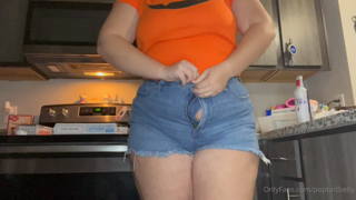 1316357727_you-and-your-gf-were-supposed-to-go-to-a-halloween-party-on_0.mp4