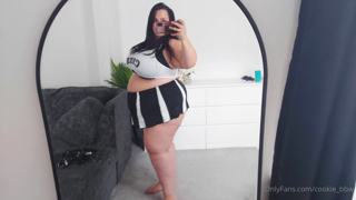 668824292_cheerleader-getting-fat-cant-stop-eating-enjoy_0.m4v