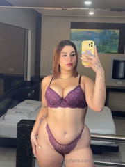1171488650_feels-like-i-m-too-chubby-to-wear-this_0.mp4