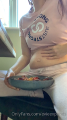 541049315_6-minute-scoff-of-my-chilli-con-carne-gosh-i-was-starving-h_0.m4v