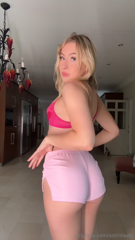 1332820187_caught-you-staring-do-you-want-to-see-what-happens-when-the_0.mp4