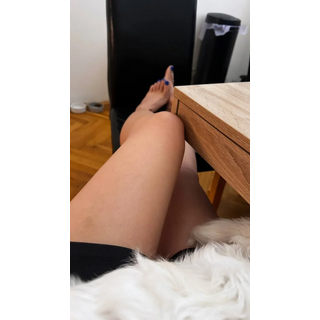 rate-my-long-legs-be-sweet-v0-i5qok9qezo8f1.webp