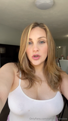 735065002_a-few-random-burps-and-a-special-view-of-my-throat_1.m4v