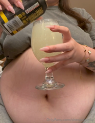 1850350343_i-fattened-up-12-3lbs-during-this-cruise-i-guess-spending_0.mp4