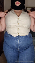 1310807228_clothes-try-on-3-come-watch-me-try-on-jeans-which-are-r_0.mp4