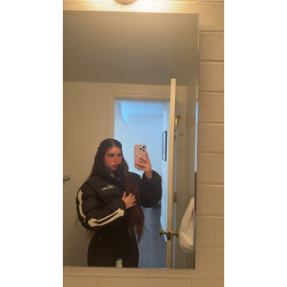 rbqLz7ggwh8DsxEgQhmfN.400.jpg
