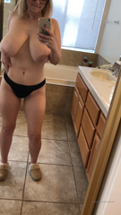 13170364_i-just-woke-up-but-i-thought-i-d-show-off-my-sexy-body-in-th_0.mp4